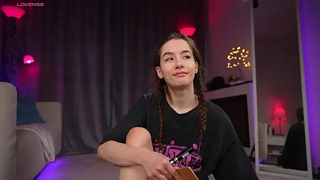 Snapshot of Amely_Young chatting on February 2026 12:55:01 AM Amely Young online show from February 2026 12:55:01 AM