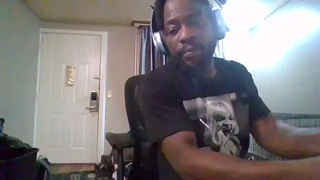 Snapshot of Mrbbc803 chatting on January 2025 11:45:02 PM Mrbbc803 online show from January 2025 11:45:02 PM