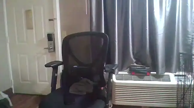 Snapshot of Mrbbc803 chatting on February 2025 03:21:02 PM Mrbbc803 online show from February 2025 03:21:02 PM
