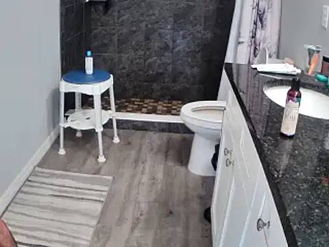 Snapshot of lou63ponce chatting on March 2025 07:28:01 PM lou63ponce online show from March 2025 07:28:01 PM