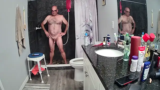 Snapshot of lou63ponce chatting on September 2025 02:17:02 PM lou63ponce online show from September 2025 02:17:02 PM