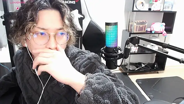 Snapshot of Shizukuu chatting on March 2025 12:22:02 PM Shizukuu online show from March 2025 12:22:02 PM