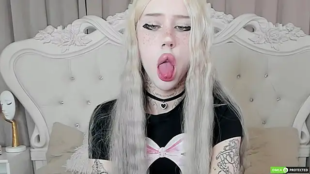 Joy Barker online show from November 2025 04:11:02 AM