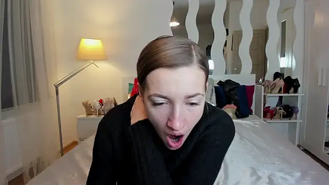 KateRedgar online show from February 2025 02:04:02 PM