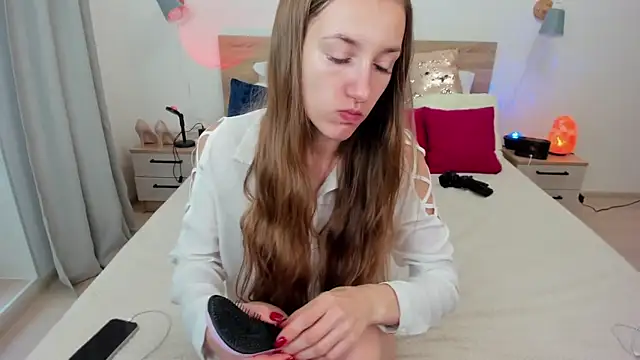 KateRedgar online show from September 2025 12:39:02 PM