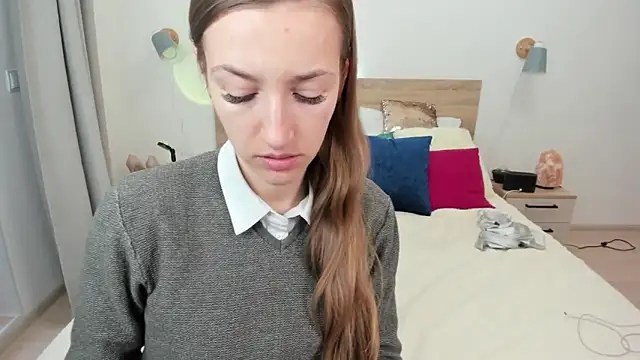 KateRedgar online show from October 2025 01:41:02 PM