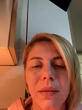 Snapshot of tanyagrey chatting on October 2025 05:52:01 AM tanyagrey online show from October 2025 05:52:01 AM
