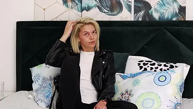 tanyagrey online show from April 2026 05:25:01 AM