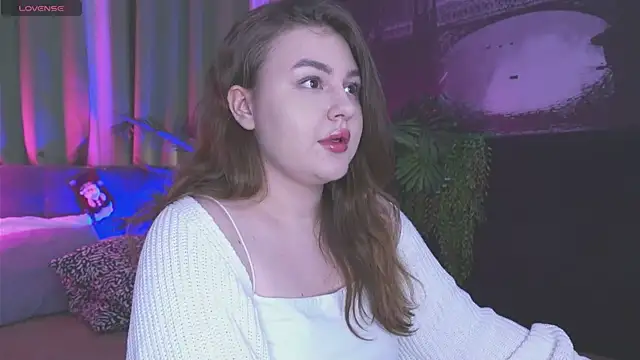 Snapshot of Mia__Peach chatting on December 2024 09:58:02 PM Mia Peach online show from December 2024 09:58:02 PM