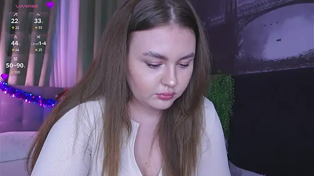 Snapshot of Mia__Peach chatting on December 2024 04:11:01 AM Mia Peach online show from December 2024 04:11:01 AM