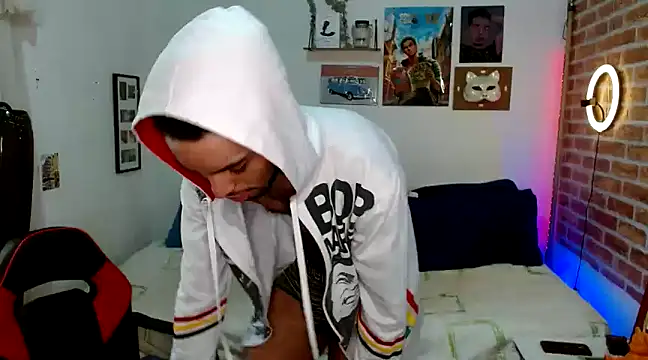Snapshot of colinbrown chatting on February 2025 01:59:01 PM colinbrown online show from February 2025 01:59:01 PM
