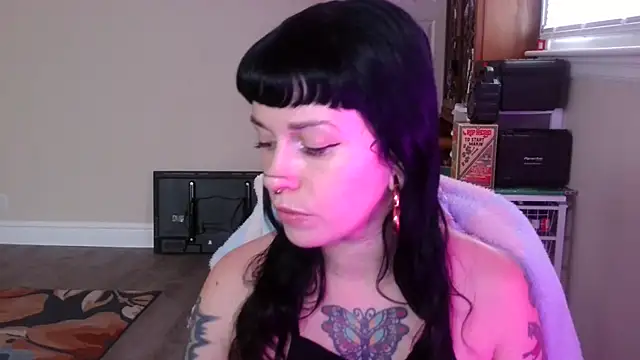 Marcelinegoddess online show from February 2026 05:02:01 PM