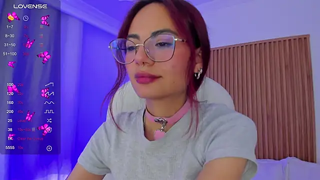 Snapshot of sophiecherry_ chatting on February 2025 07:40:01 AM sophiecherry online show from February 2025 07:40:01 AM