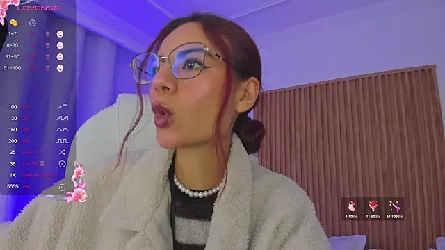 Snapshot of sophiecherry_ chatting on February 2025 07:13:01 AM sophiecherry online show from February 2025 07:13:01 AM