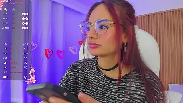 Snapshot of sophiecherry_ chatting on February 2025 07:37:01 AM sophiecherry online show from February 2025 07:37:01 AM