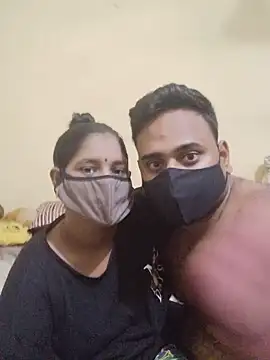 Snapshot of IND_COUPLE1 chatting on July 2026 02:31:01 PM IND COUPLE1 online show from July 2026 02:31:01 PM