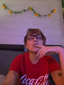 Snapshot of Hawitxui chatting on September 2025 05:35:02 PM Hawitxui online show from September 2025 05:35:02 PM