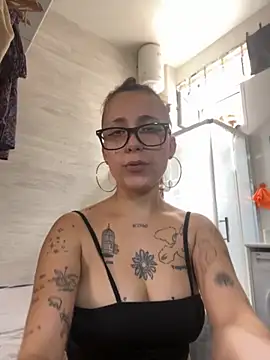 Snapshot of Hawitxui chatting on September 2025 11:11:01 AM Hawitxui online show from September 2025 11:11:01 AM