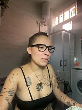 Snapshot of Hawitxui chatting on October 2025 10:10:02 AM Hawitxui online show from October 2025 10:10:02 AM