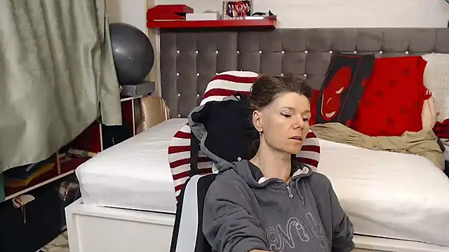 kellyterapy online show from May 2026 11:12:03 PM