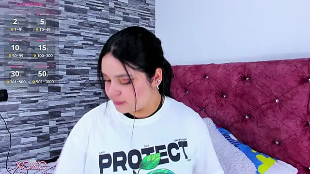 skyhotgirll online show from February 2025 05:50:01 PM