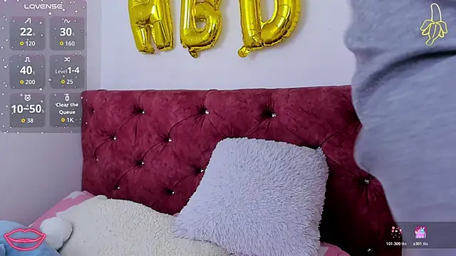 skyhotgirll online show from April 2026 07:56:01 PM