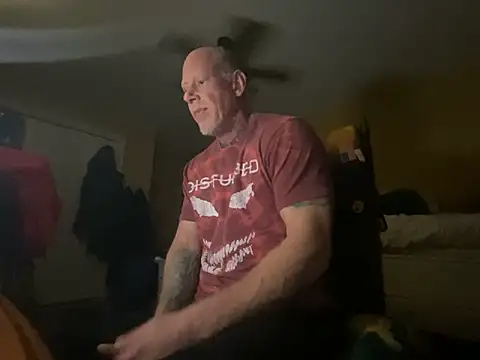 Snapshot of hunterbiggun007 chatting on December 2025 05:53:01 PM hunterbiggun007 online show from December 2025 05:53:01 PM