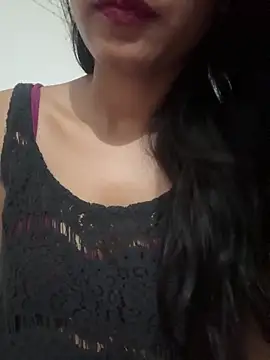 Snapshot of Hot_Goldengirl chatting on May 2026 11:06:01 AM Hot Goldengirl online show from May 2026 11:06:01 AM