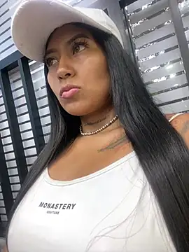 Snapshot of luisa16xxx chatting on February 2025 11:01:01 PM luisa16xxx online show from February 2025 11:01:01 PM