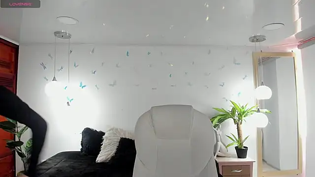  Antonnela  online show from March 2026 02:33:01 PM