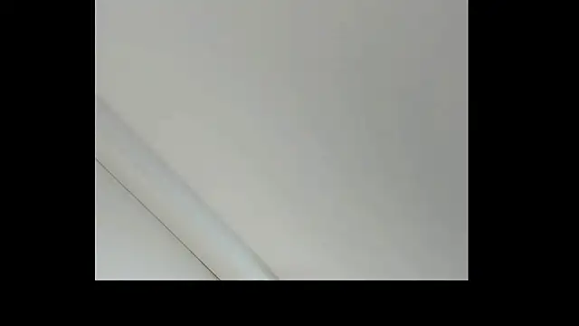 Snapshot of DaphneLloyd chatting on April 2026 06:20:01 AM DaphneLloyd online show from April 2026 06:20:01 AM