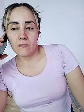 Isabel23zr online show from November 2025 02:38:01 PM