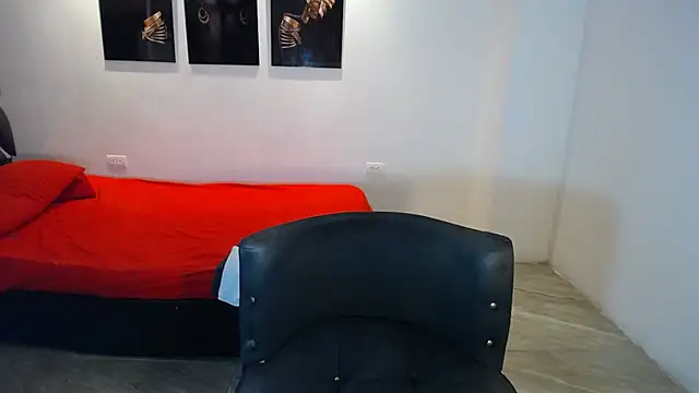 naomiwildburn online show from September 2025 02:17:01 PM