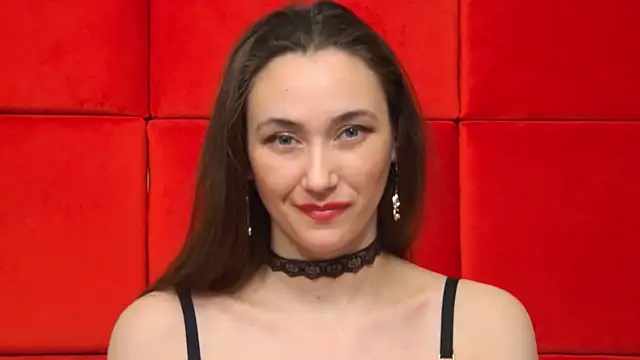 Snapshot of AliceMunro chatting on February 2025 05:05:01 AM AliceMunro online show from February 2025 05:05:01 AM