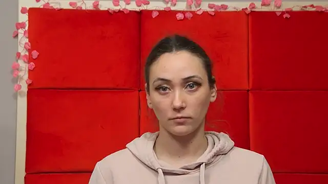 Snapshot of AliceMunro chatting on February 2025 09:15:01 PM AliceMunro online show from February 2025 09:15:01 PM