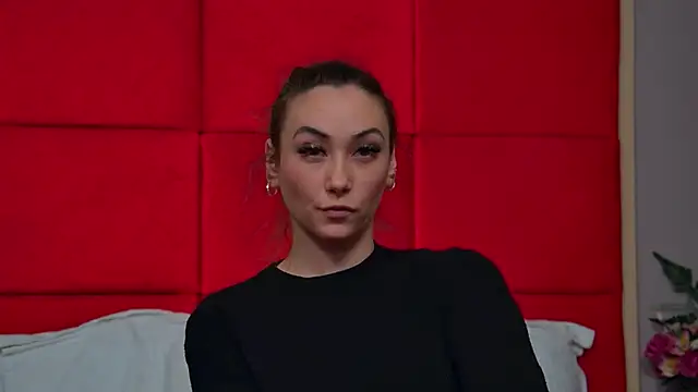 Snapshot of AliceMunro chatting on March 2025 08:37:02 PM AliceMunro online show from March 2025 08:37:02 PM