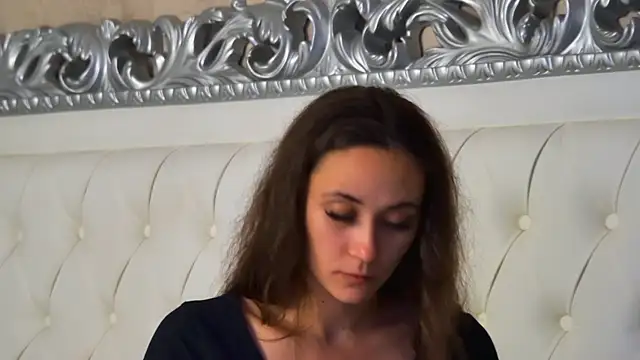 Snapshot of AliceMunro chatting on September 2025 07:03:01 PM AliceMunro online show from September 2025 07:03:01 PM