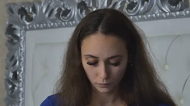 Snapshot of AliceMunro chatting on September 2025 07:25:02 PM AliceMunro online show from September 2025 07:25:02 PM