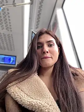 Snapshot of Accole chatting on March 2025 06:54:02 AM Accole online show from March 2025 06:54:02 AM