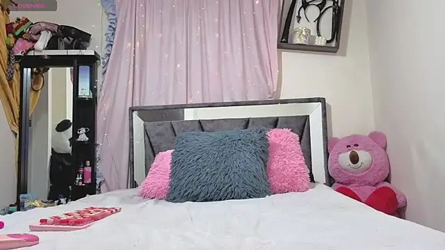 Hotsamantamature online show from January 2026 11:29:02 PM