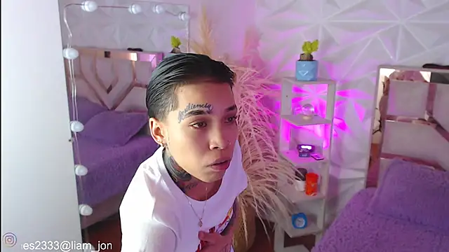 Jonesliam23 online show from October 2025 07:20:02 PM