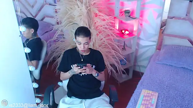 Jonesliam23 online show from October 2025 07:24:02 PM