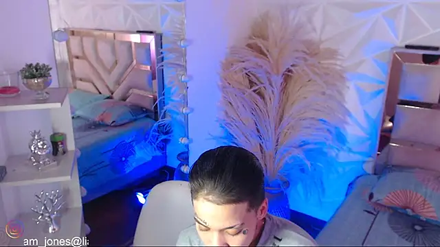 Jonesliam23 online show from March 2026 07:20:02 PM