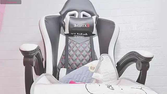 Snapshot of JessicaKale chatting on March 2025 07:41:01 AM JessicaKale online show from March 2025 07:41:01 AM