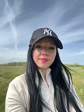 Snapshot of Vanesskaa chatting on April 2026 02:37:01 PM Vanesskaa online show from April 2026 02:37:01 PM