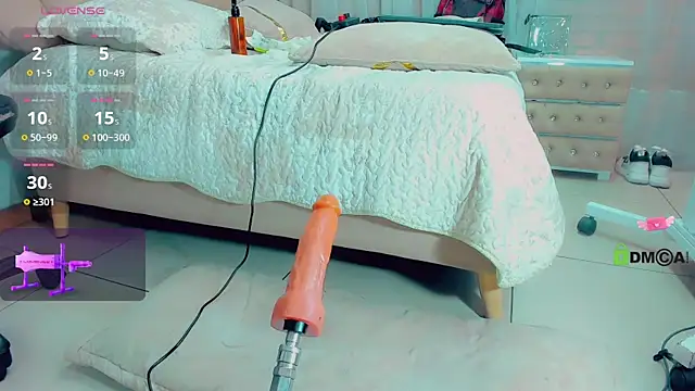 EmilyySaenz online show from September 2025 04:41:01 PM