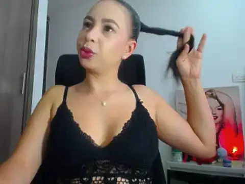 Snapshot of Shantalhotx69 chatting on February 2025 12:01:02 PM Shantalhotx69 online show from February 2025 12:01:02 PM