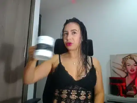 Snapshot of Shantalhotx69 chatting on February 2025 11:28:02 AM Shantalhotx69 online show from February 2025 11:28:02 AM