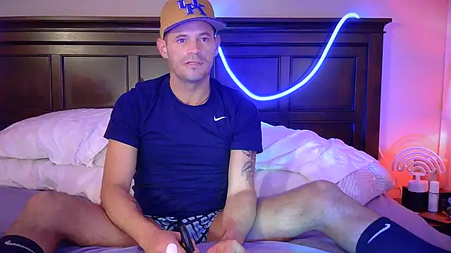 Snapshot of FrankieKentucky chatting on April 2026 12:47:01 AM FrankieKentucky online show from April 2026 12:47:01 AM