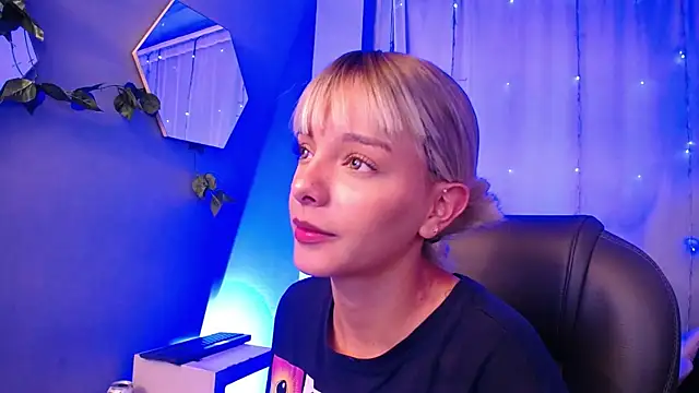 peyton golden1 online show from November 2025 03:28:01 AM